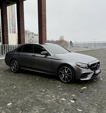 Серый Мерседес Е-Класс, объемом двигателя 3 л и пробегом 127 тыс. км за 38000 $, фото 1 на Automoto.ua