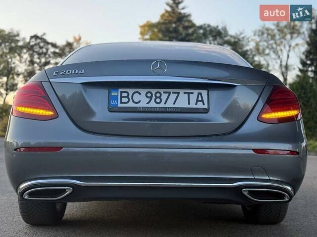Сірий Мерседес Е-Клас, об'ємом двигуна 1.95 л та пробігом 242 тис. км за 25900 $, фото 33 на Automoto.ua