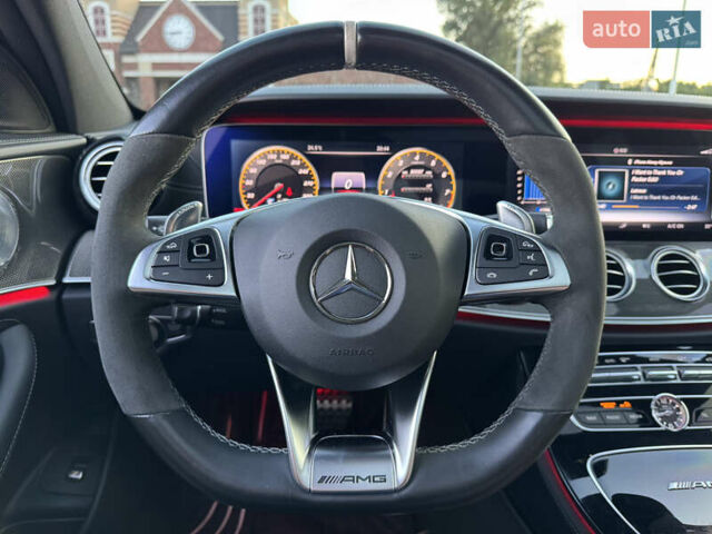 Серый Мерседес Е-Класс, объемом двигателя 3.98 л и пробегом 98 тыс. км за 67500 $, фото 31 на Automoto.ua