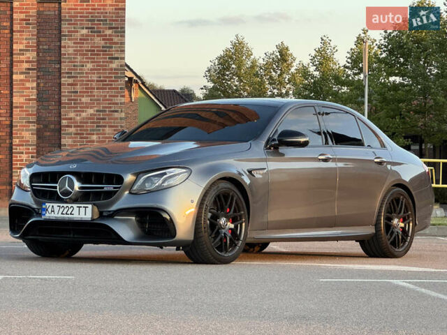 Серый Мерседес Е-Класс, объемом двигателя 3.98 л и пробегом 98 тыс. км за 67500 $, фото 3 на Automoto.ua