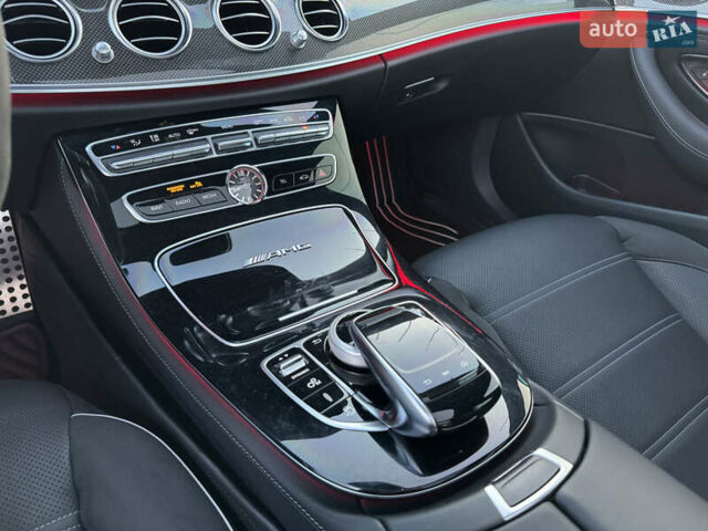 Серый Мерседес Е-Класс, объемом двигателя 3.98 л и пробегом 98 тыс. км за 67500 $, фото 28 на Automoto.ua