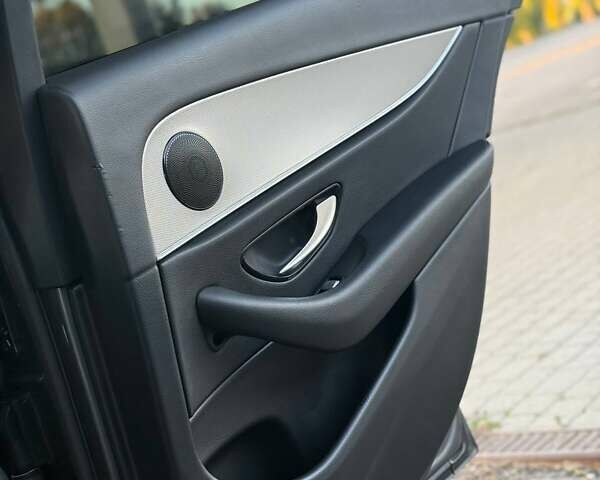 Сірий Мерседес Е-Клас, об'ємом двигуна 1.95 л та пробігом 242 тис. км за 25900 $, фото 46 на Automoto.ua