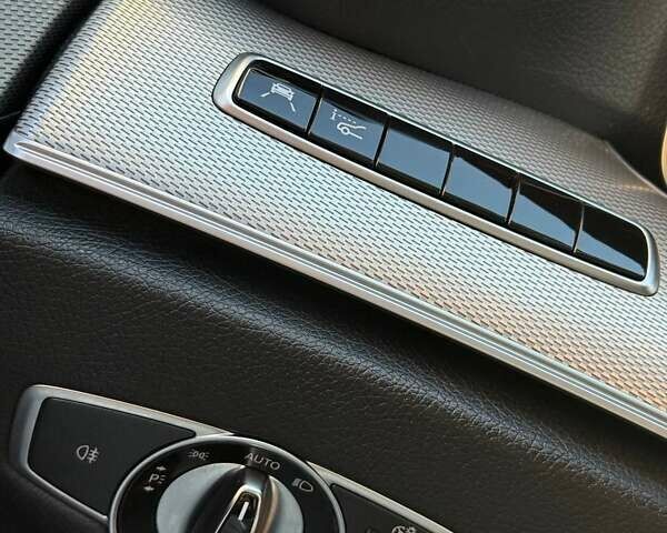 Сірий Мерседес Е-Клас, об'ємом двигуна 1.95 л та пробігом 242 тис. км за 25900 $, фото 66 на Automoto.ua