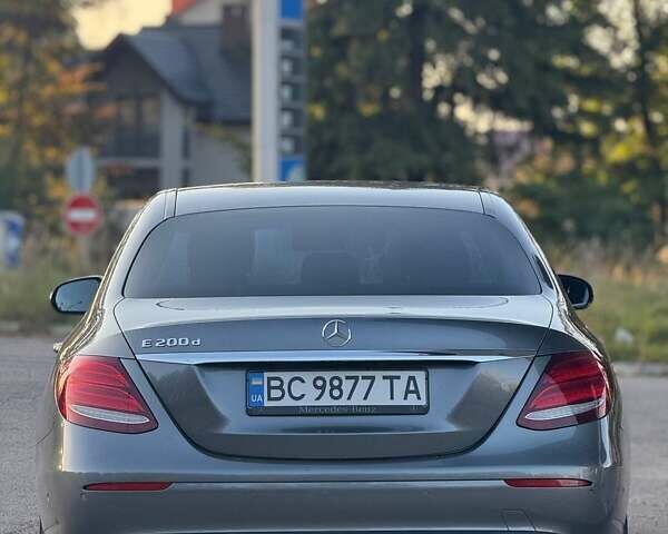 Сірий Мерседес Е-Клас, об'ємом двигуна 1.95 л та пробігом 242 тис. км за 25900 $, фото 30 на Automoto.ua