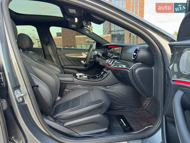 Серый Мерседес Е-Класс, объемом двигателя 3.98 л и пробегом 98 тыс. км за 67500 $, фото 23 на Automoto.ua