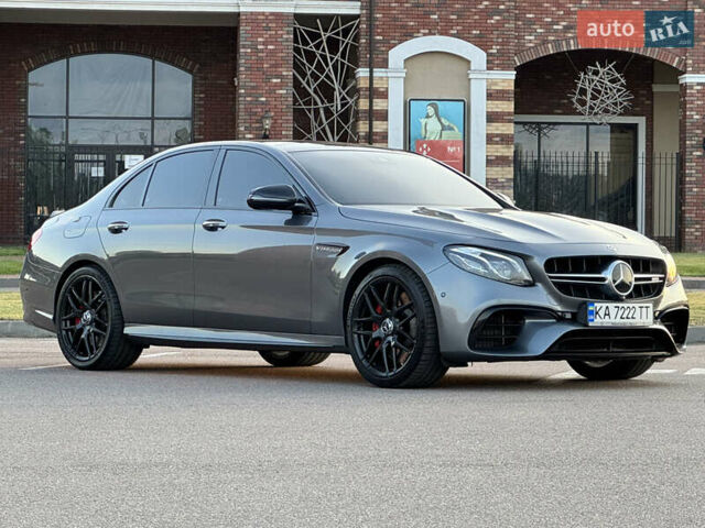 Серый Мерседес Е-Класс, объемом двигателя 3.98 л и пробегом 98 тыс. км за 67500 $, фото 1 на Automoto.ua