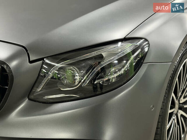 Серый Мерседес Е-Класс, объемом двигателя 3 л и пробегом 93 тыс. км за 42500 $, фото 2 на Automoto.ua