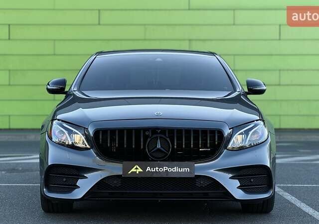 Сірий Мерседес Е-Клас, об'ємом двигуна 1.99 л та пробігом 181 тис. км за 28499 $, фото 2 на Automoto.ua