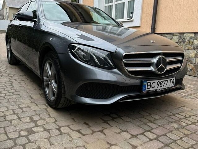 Сірий Мерседес Е-Клас, об'ємом двигуна 2 л та пробігом 256 тис. км за 22700 $, фото 3 на Automoto.ua