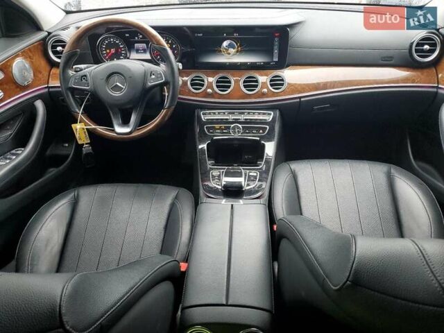 Серый Мерседес Е-Класс, объемом двигателя 2 л и пробегом 133 тыс. км за 6000 $, фото 7 на Automoto.ua