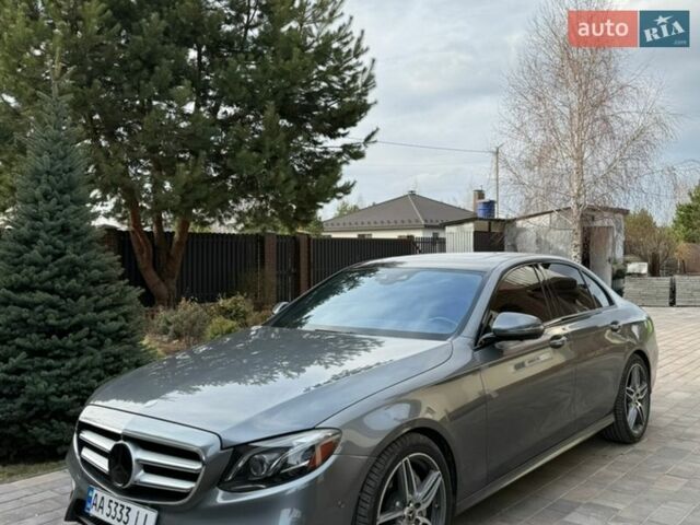 Серый Мерседес Е-Класс, объемом двигателя 2 л и пробегом 125 тыс. км за 29000 $, фото 2 на Automoto.ua
