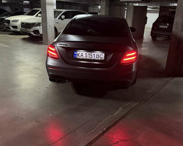 Серый Мерседес Е-Класс, объемом двигателя 3 л и пробегом 89 тыс. км за 45000 $, фото 2 на Automoto.ua