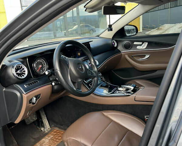 Сірий Мерседес Е-Клас, об'ємом двигуна 2 л та пробігом 151 тис. км за 28300 $, фото 18 на Automoto.ua