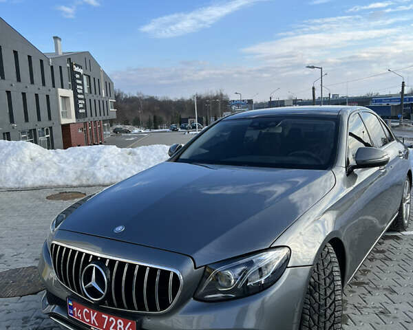 Сірий Мерседес Е-Клас, об'ємом двигуна 2 л та пробігом 151 тис. км за 28300 $, фото 5 на Automoto.ua