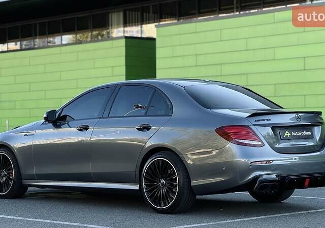 Сірий Мерседес Е-Клас, об'ємом двигуна 1.99 л та пробігом 181 тис. км за 28499 $, фото 5 на Automoto.ua