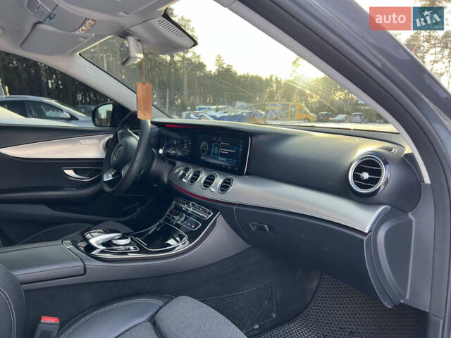 Сірий Мерседес Е-Клас, об'ємом двигуна 1.95 л та пробігом 333 тис. км за 27950 $, фото 42 на Automoto.ua