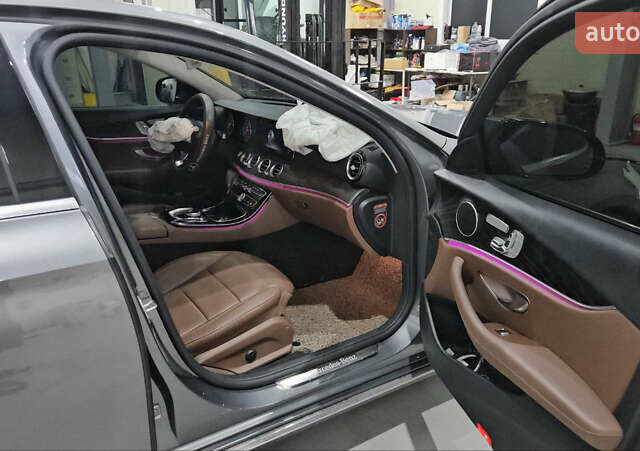 Серый Мерседес Е-Класс, объемом двигателя 2 л и пробегом 149 тыс. км за 20300 $, фото 9 на Automoto.ua