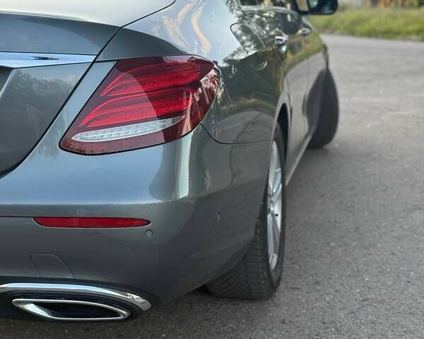 Сірий Мерседес Е-Клас, об'ємом двигуна 1.95 л та пробігом 242 тис. км за 25900 $, фото 32 на Automoto.ua