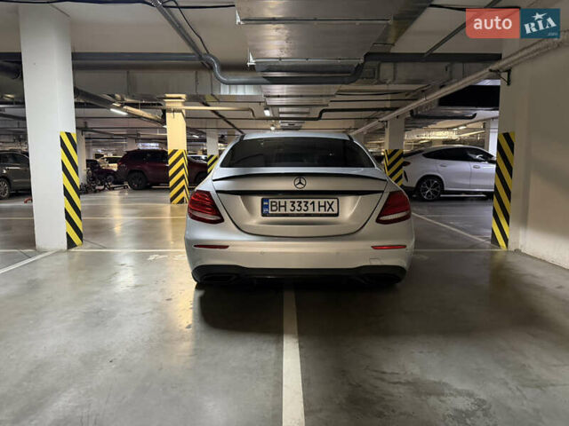 Сірий Мерседес Е-Клас, об'ємом двигуна 1.95 л та пробігом 139 тис. км за 33000 $, фото 4 на Automoto.ua