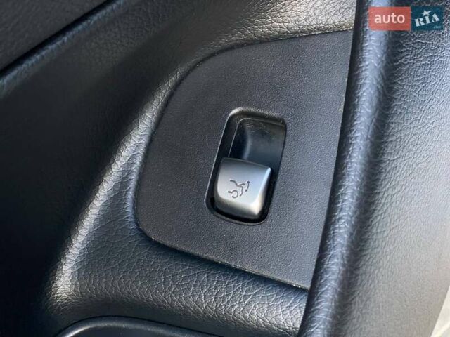 Серый Мерседес Е-Класс, объемом двигателя 1.99 л и пробегом 94 тыс. км за 29790 $, фото 28 на Automoto.ua