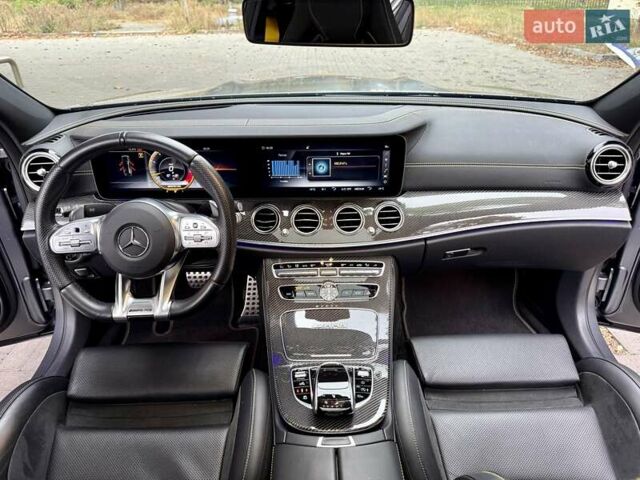 Сірий Мерседес Е-Клас, об'ємом двигуна 3.98 л та пробігом 17 тис. км за 96500 $, фото 33 на Automoto.ua