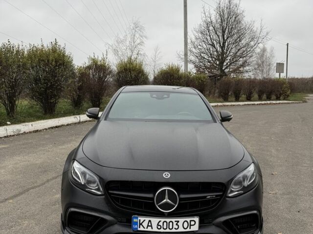 Серый Мерседес Е-Класс, объемом двигателя 4 л и пробегом 97 тыс. км за 79500 $, фото 1 на Automoto.ua