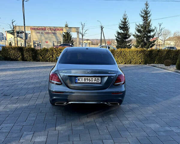 Сірий Мерседес Е-Клас, об'ємом двигуна 1.99 л та пробігом 115 тис. км за 31000 $, фото 9 на Automoto.ua