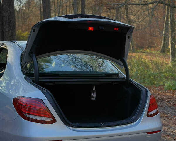 Сірий Мерседес Е-Клас, об'ємом двигуна 1.99 л та пробігом 109 тис. км за 28500 $, фото 40 на Automoto.ua