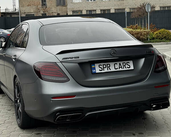 Сірий Мерседес Е-Клас, об'ємом двигуна 3.98 л та пробігом 76 тис. км за 74000 $, фото 6 на Automoto.ua