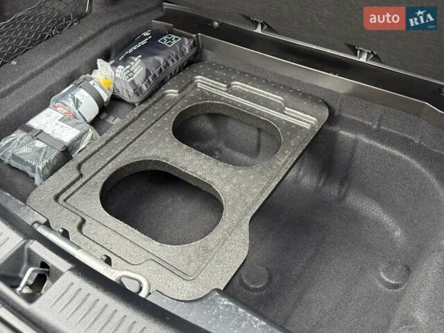 Сірий Мерседес Е-Клас, об'ємом двигуна 2 л та пробігом 225 тис. км за 29500 $, фото 71 на Automoto.ua