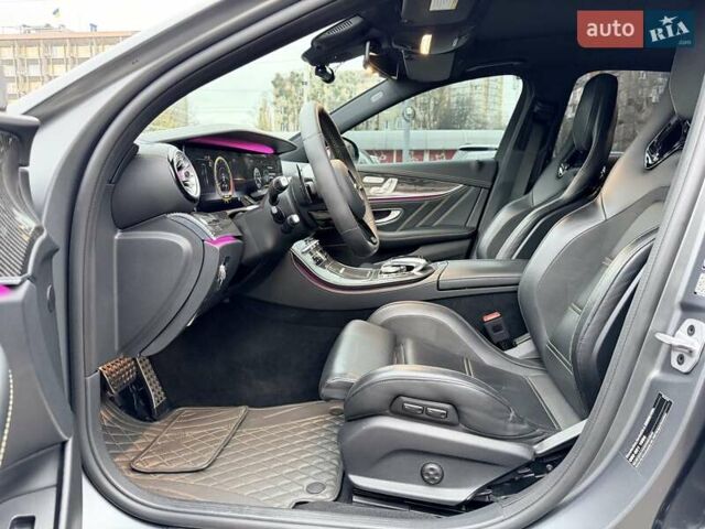 Серый Мерседес Е-Класс, объемом двигателя 3.98 л и пробегом 64 тыс. км за 89500 $, фото 24 на Automoto.ua