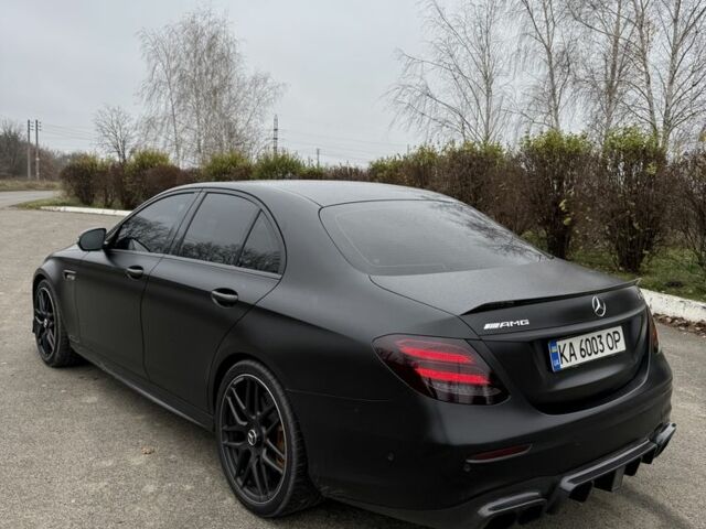 Серый Мерседес Е-Класс, объемом двигателя 4 л и пробегом 97 тыс. км за 79500 $, фото 5 на Automoto.ua