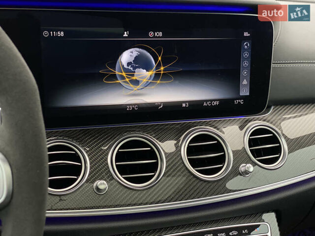 Серый Мерседес Е-Класс, объемом двигателя 3.98 л и пробегом 55 тыс. км за 72990 $, фото 14 на Automoto.ua