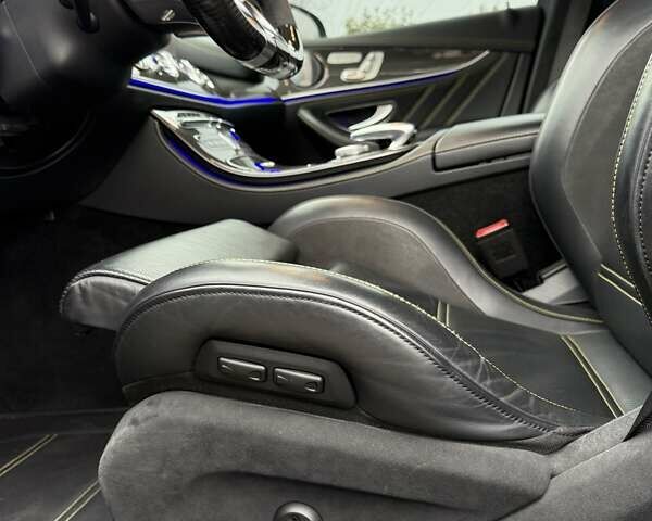 Сірий Мерседес Е-Клас, об'ємом двигуна 3.98 л та пробігом 97 тис. км за 79500 $, фото 8 на Automoto.ua