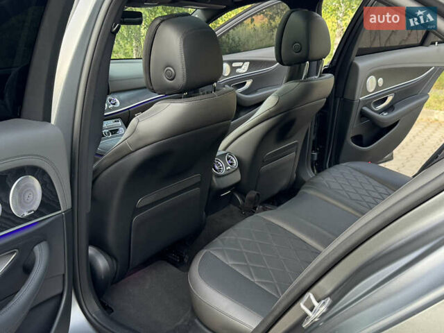 Серый Мерседес Е-Класс, объемом двигателя 3 л и пробегом 129 тыс. км за 49000 $, фото 80 на Automoto.ua