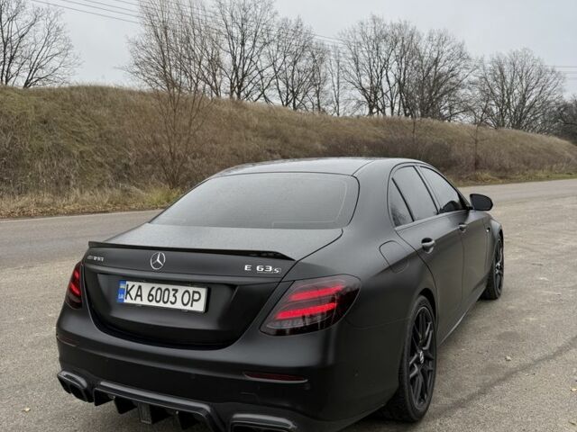 Серый Мерседес Е-Класс, объемом двигателя 4 л и пробегом 97 тыс. км за 79500 $, фото 3 на Automoto.ua