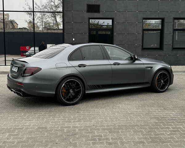 Сірий Мерседес Е-Клас, об'ємом двигуна 3.98 л та пробігом 76 тис. км за 74000 $, фото 7 на Automoto.ua