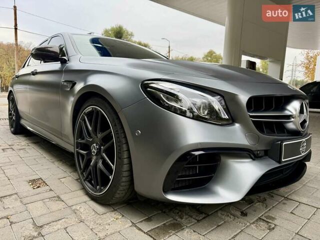 Сірий Мерседес Е-Клас, об'ємом двигуна 3.98 л та пробігом 17 тис. км за 96500 $, фото 11 на Automoto.ua