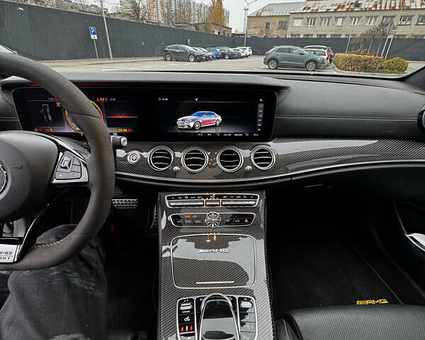 Сірий Мерседес Е-Клас, об'ємом двигуна 3.98 л та пробігом 76 тис. км за 74000 $, фото 13 на Automoto.ua