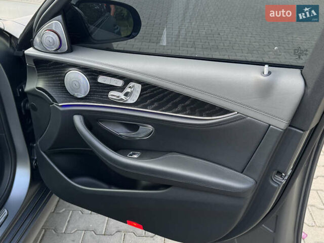 Серый Мерседес Е-Класс, объемом двигателя 3 л и пробегом 129 тыс. км за 49000 $, фото 89 на Automoto.ua