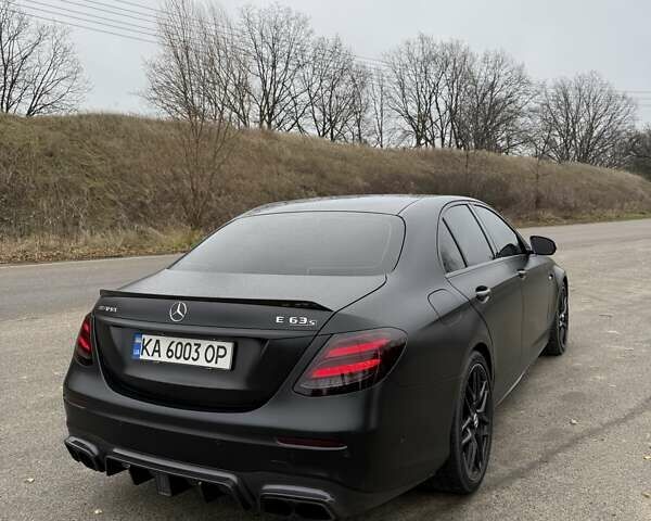 Сірий Мерседес Е-Клас, об'ємом двигуна 3.98 л та пробігом 97 тис. км за 79500 $, фото 3 на Automoto.ua