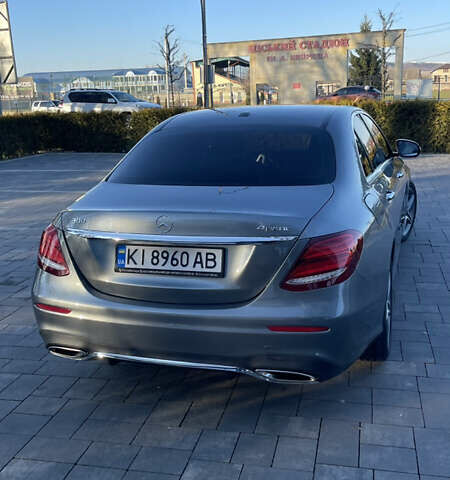 Сірий Мерседес Е-Клас, об'ємом двигуна 1.99 л та пробігом 115 тис. км за 31000 $, фото 4 на Automoto.ua