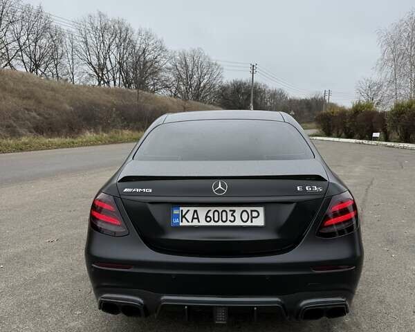 Сірий Мерседес Е-Клас, об'ємом двигуна 3.98 л та пробігом 97 тис. км за 79500 $, фото 4 на Automoto.ua