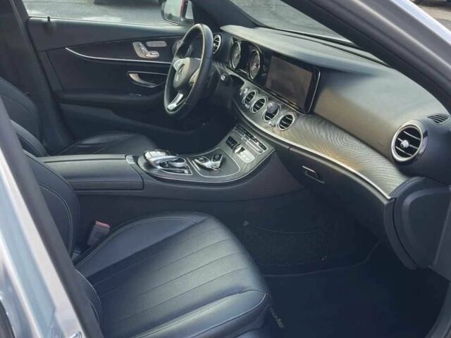 Серый Мерседес Е-Класс, объемом двигателя 2 л и пробегом 103 тыс. км за 22500 $, фото 9 на Automoto.ua