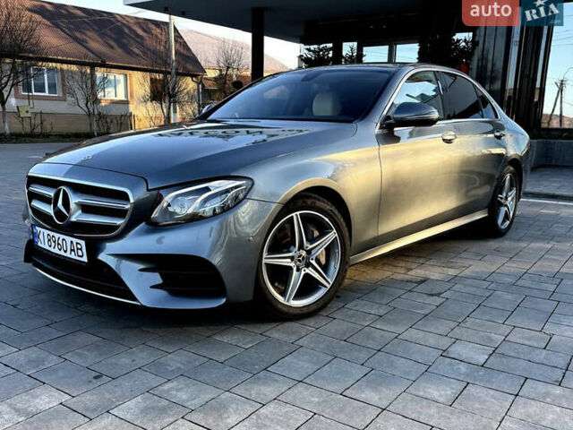 Сірий Мерседес Е-Клас, об'ємом двигуна 1.99 л та пробігом 115 тис. км за 31000 $, фото 1 на Automoto.ua