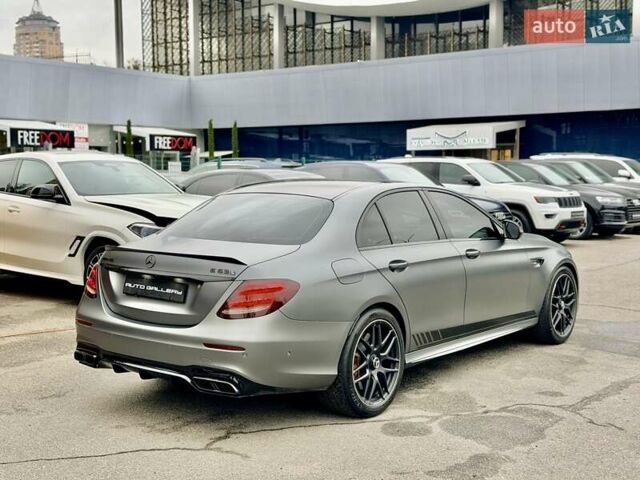 Серый Мерседес Е-Класс, объемом двигателя 3.98 л и пробегом 64 тыс. км за 89500 $, фото 15 на Automoto.ua