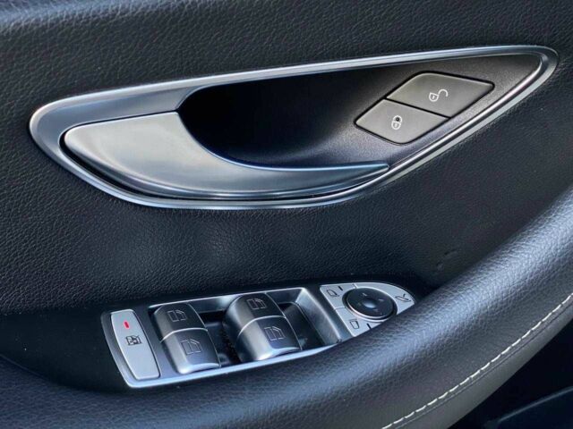 Серый Мерседес Е-Класс, объемом двигателя 2 л и пробегом 94 тыс. км за 30990 $, фото 9 на Automoto.ua