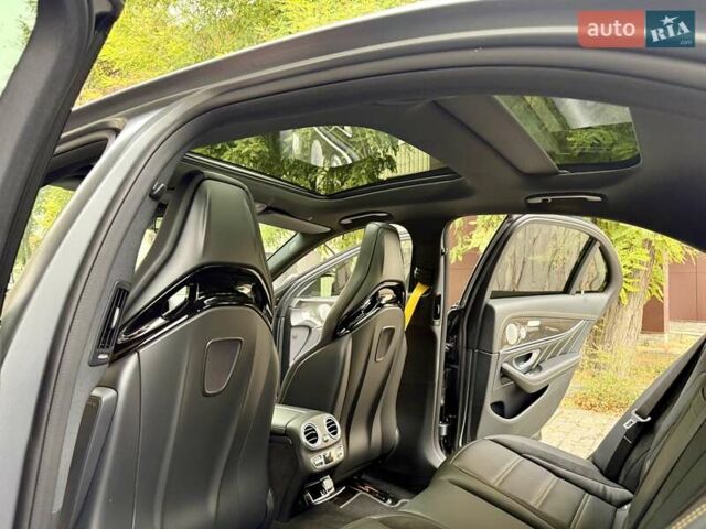 Сірий Мерседес Е-Клас, об'ємом двигуна 3.98 л та пробігом 17 тис. км за 96500 $, фото 30 на Automoto.ua