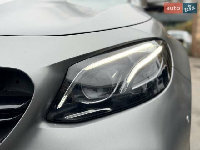 Серый Мерседес Е-Класс, объемом двигателя 3.98 л и пробегом 64 тыс. км за 89500 $, фото 21 на Automoto.ua