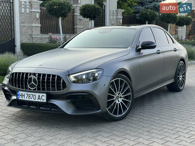 Серый Мерседес Е-Класс, объемом двигателя 3 л и пробегом 129 тыс. км за 49000 $, фото 2 на Automoto.ua